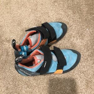 Women’s climbing shoes